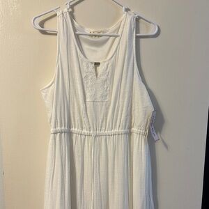 Elegant White Maxi Dress